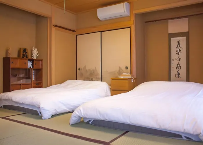 Huge Japanese House - Shibuya 22 Min Direct Train 山手線大塚站走路10分鐘，電車到池袋只要3分鐘，新宿12分鐘，日式獨棟民家風超級大大大房子！