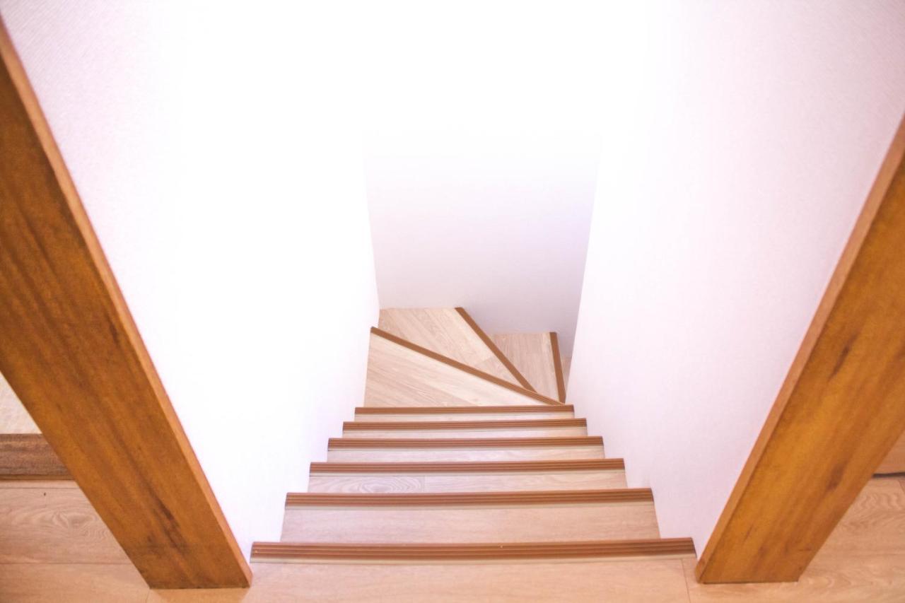 Villa Huge Japanese House - Shibuya 22 Min Direct Train 山手線大塚站走路10分鐘，電車到池袋只要3分鐘，新宿12分鐘，日式獨棟民家風超級大大大房子！ Tokyo