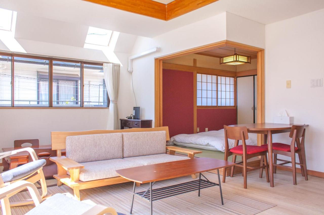 Villa Huge Japanese House - Shibuya 22 Min Direct Train 山手線大塚站走路10分鐘，電車到池袋只要3分鐘，新宿12分鐘，日式獨棟民家風超級大大大房子！