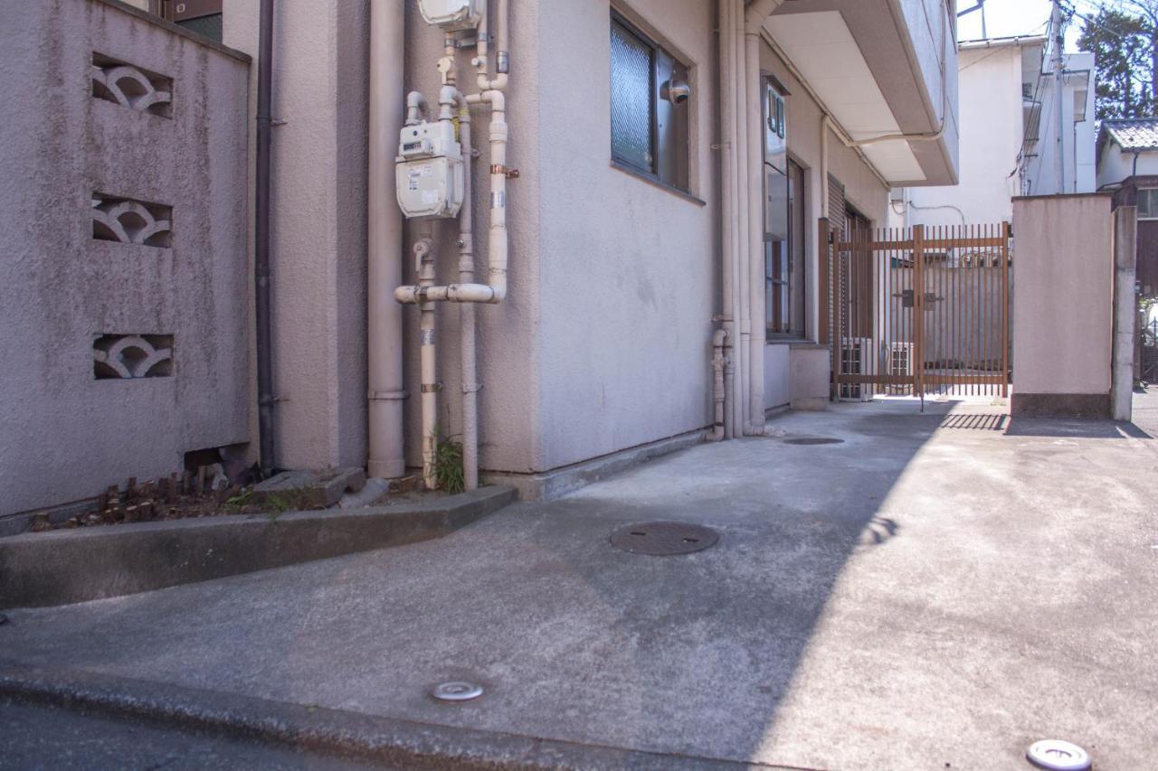 Villa Huge Japanese House - Shibuya 22 Min Direct Train 山手線大塚站走路10分鐘，電車到池袋只要3分鐘，新宿12分鐘，日式獨棟民家風超級大大大房子！
