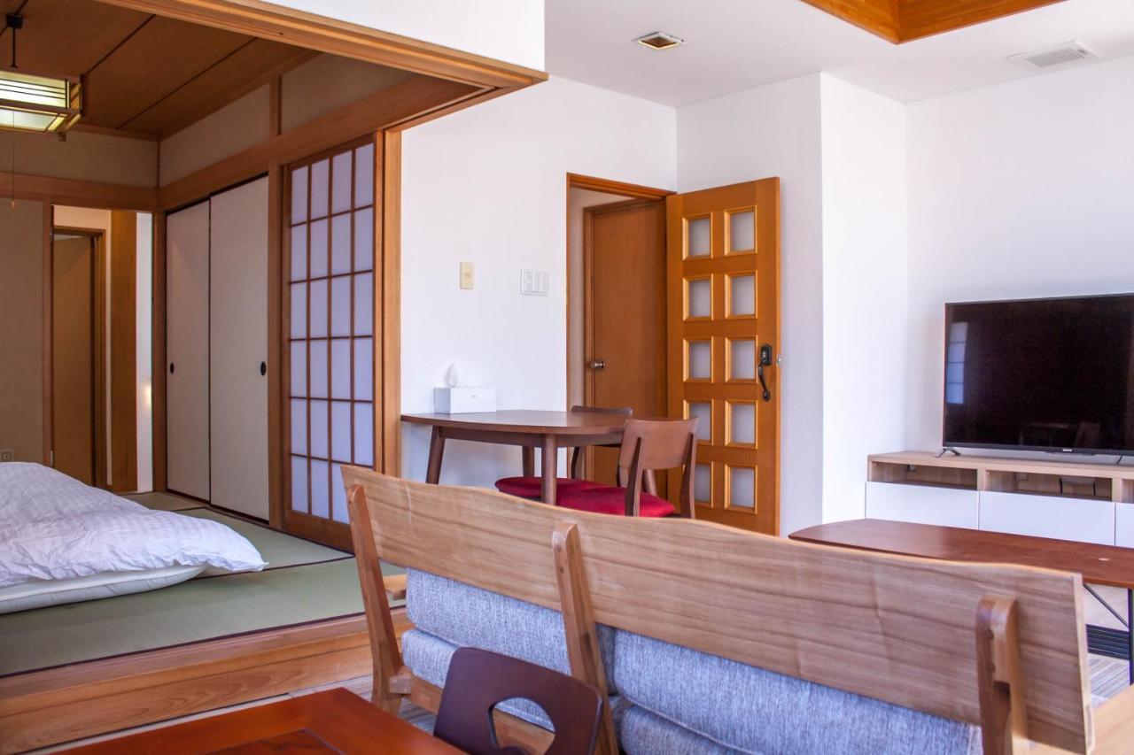 Villa Huge Japanese House - Shibuya 22 Min Direct Train 山手線大塚站走路10分鐘，電車到池袋只要3分鐘，新宿12分鐘，日式獨棟民家風超級大大大房子！
