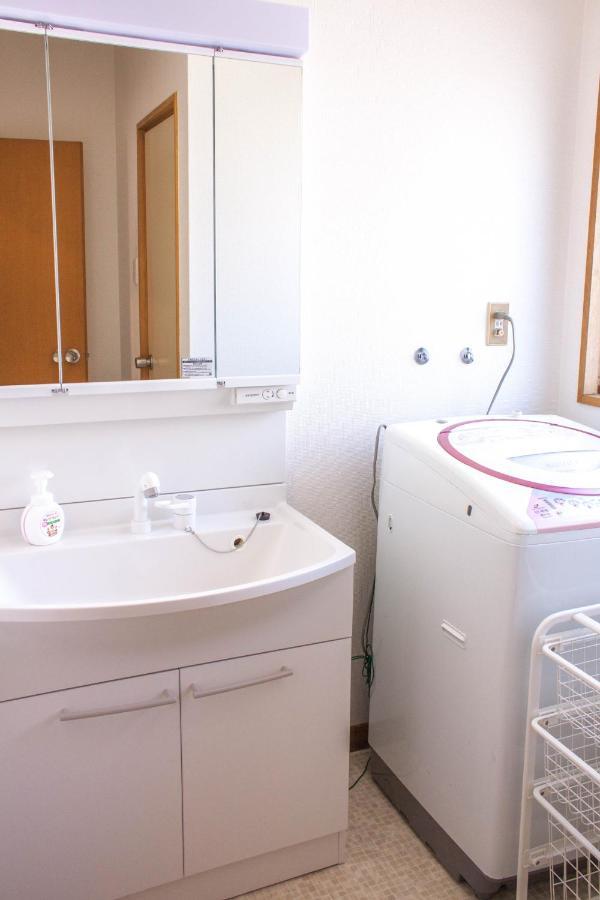 Huge Japanese House - Shibuya 22 Min Direct Train 山手線大塚站走路10分鐘，電車到池袋只要3分鐘，新宿12分鐘，日式獨棟民家風超級大大大房子！ * Tokyo