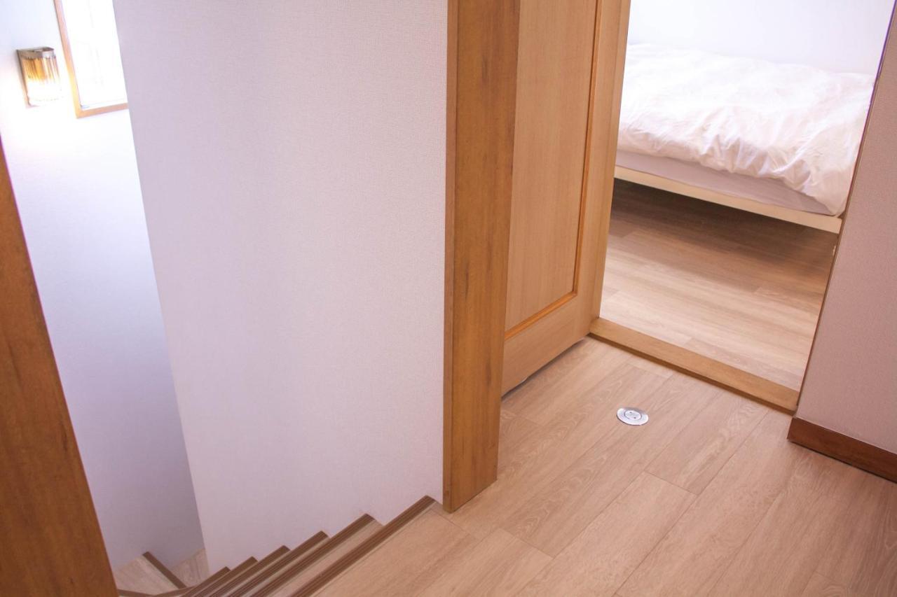 Villa Huge Japanese House - Shibuya 22 Min Direct Train 山手線大塚站走路10分鐘，電車到池袋只要3分鐘，新宿12分鐘，日式獨棟民家風超級大大大房子！ *