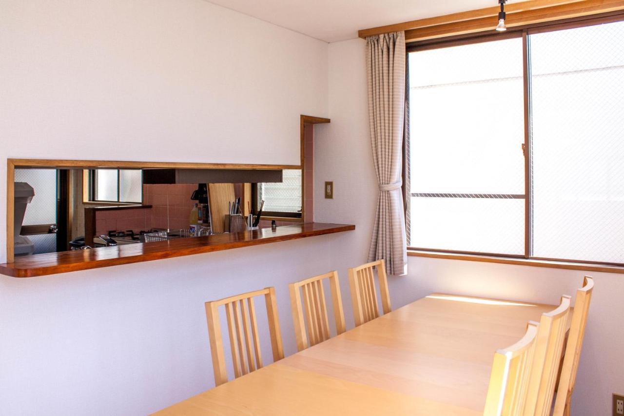 Huge Japanese House - Shibuya 22 Min Direct Train 山手線大塚站走路10分鐘，電車到池袋只要3分鐘，新宿12分鐘，日式獨棟民家風超級大大大房子！ Tokyo
